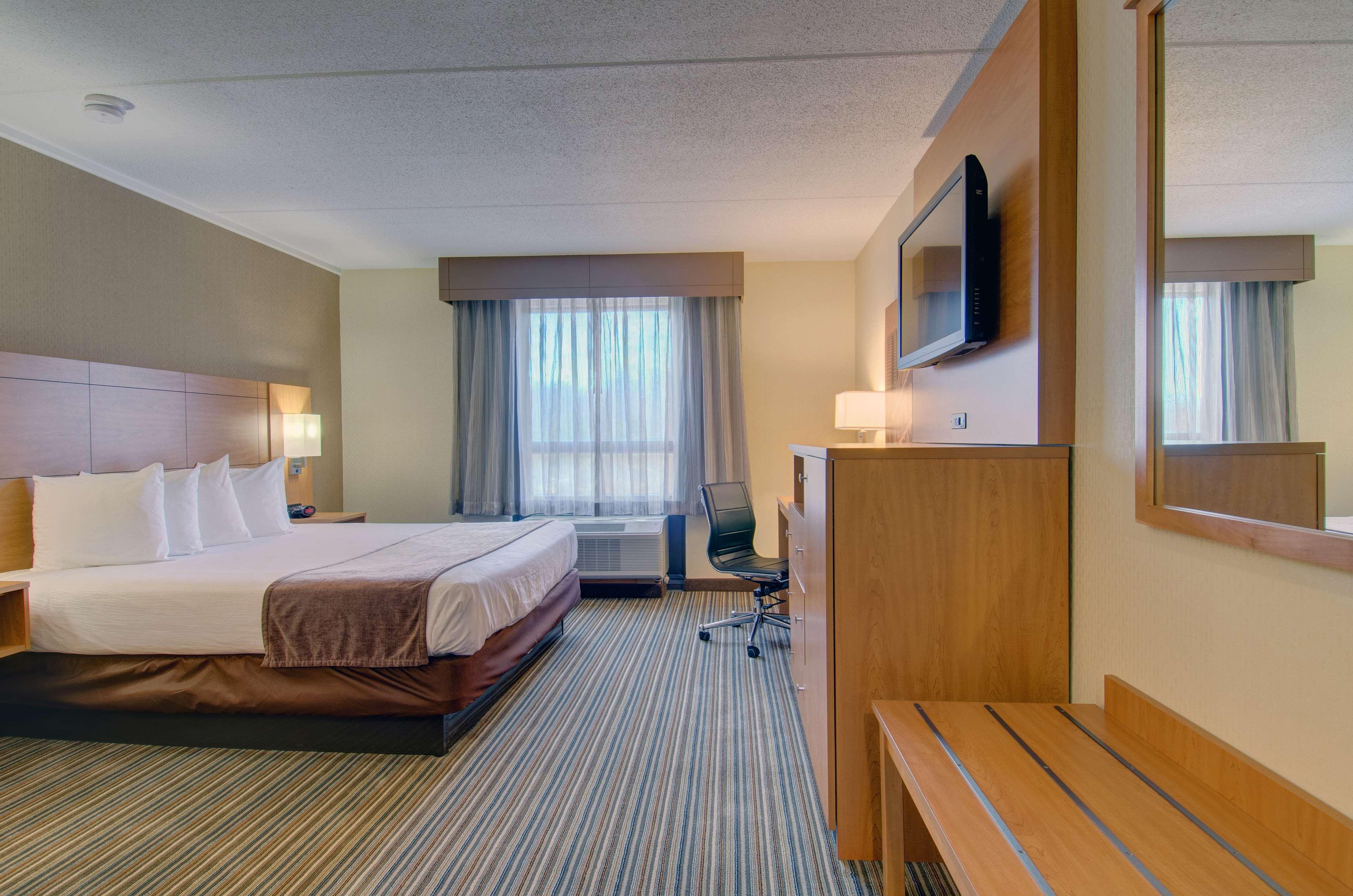Best Western Royal Plaza Hotel And Trade Center Marlborough Buitenkant foto
