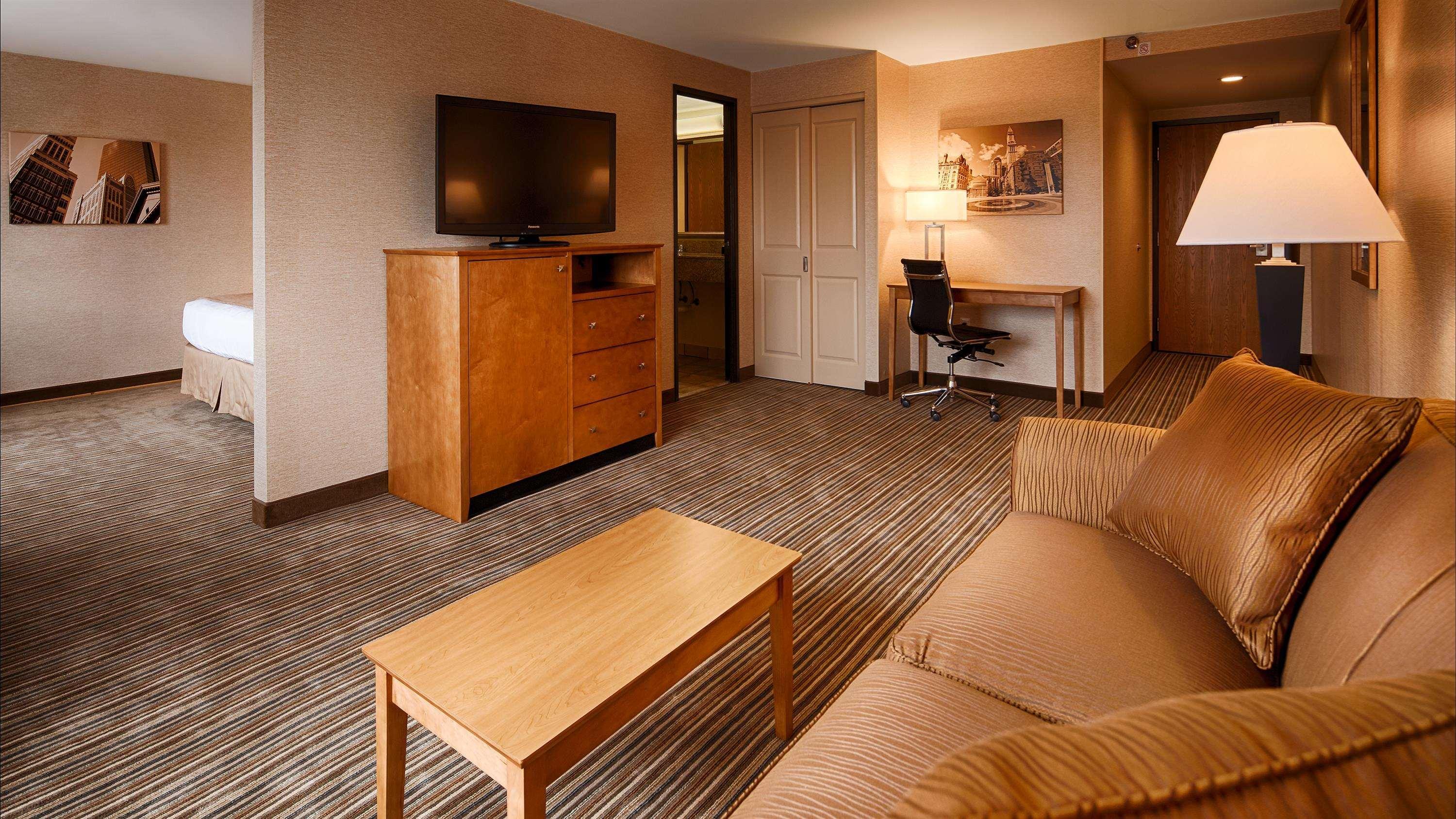 Best Western Royal Plaza Hotel And Trade Center Marlborough Buitenkant foto