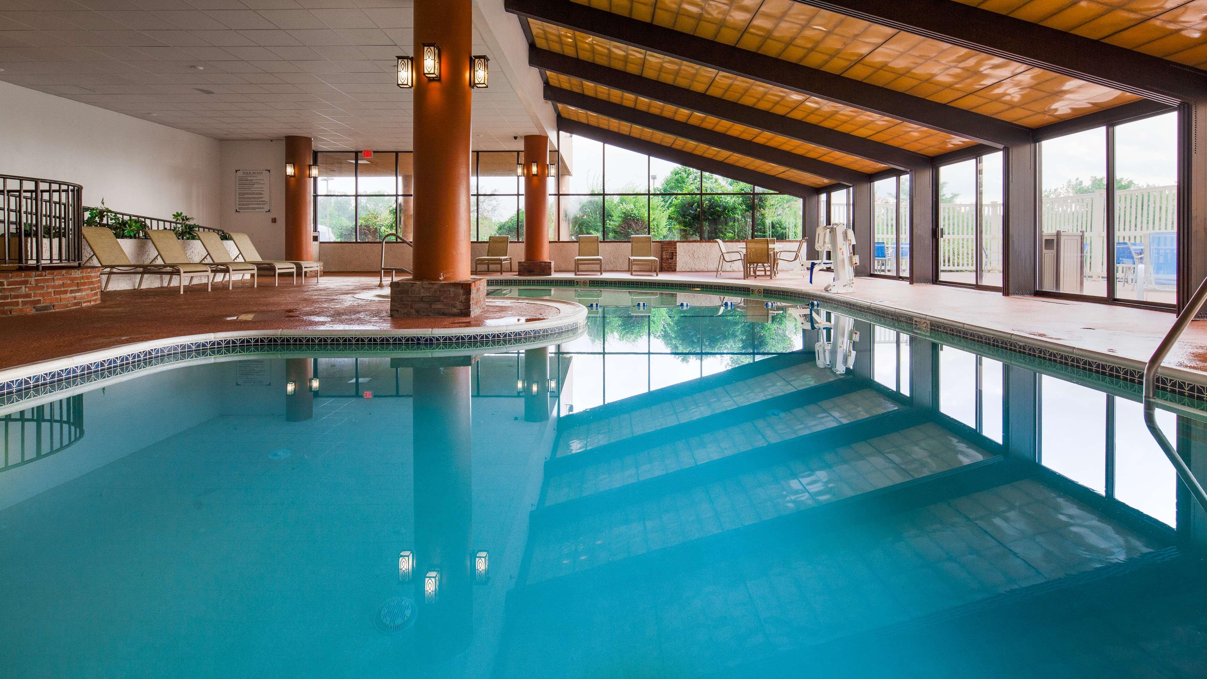 Best Western Royal Plaza Hotel And Trade Center Marlborough Buitenkant foto