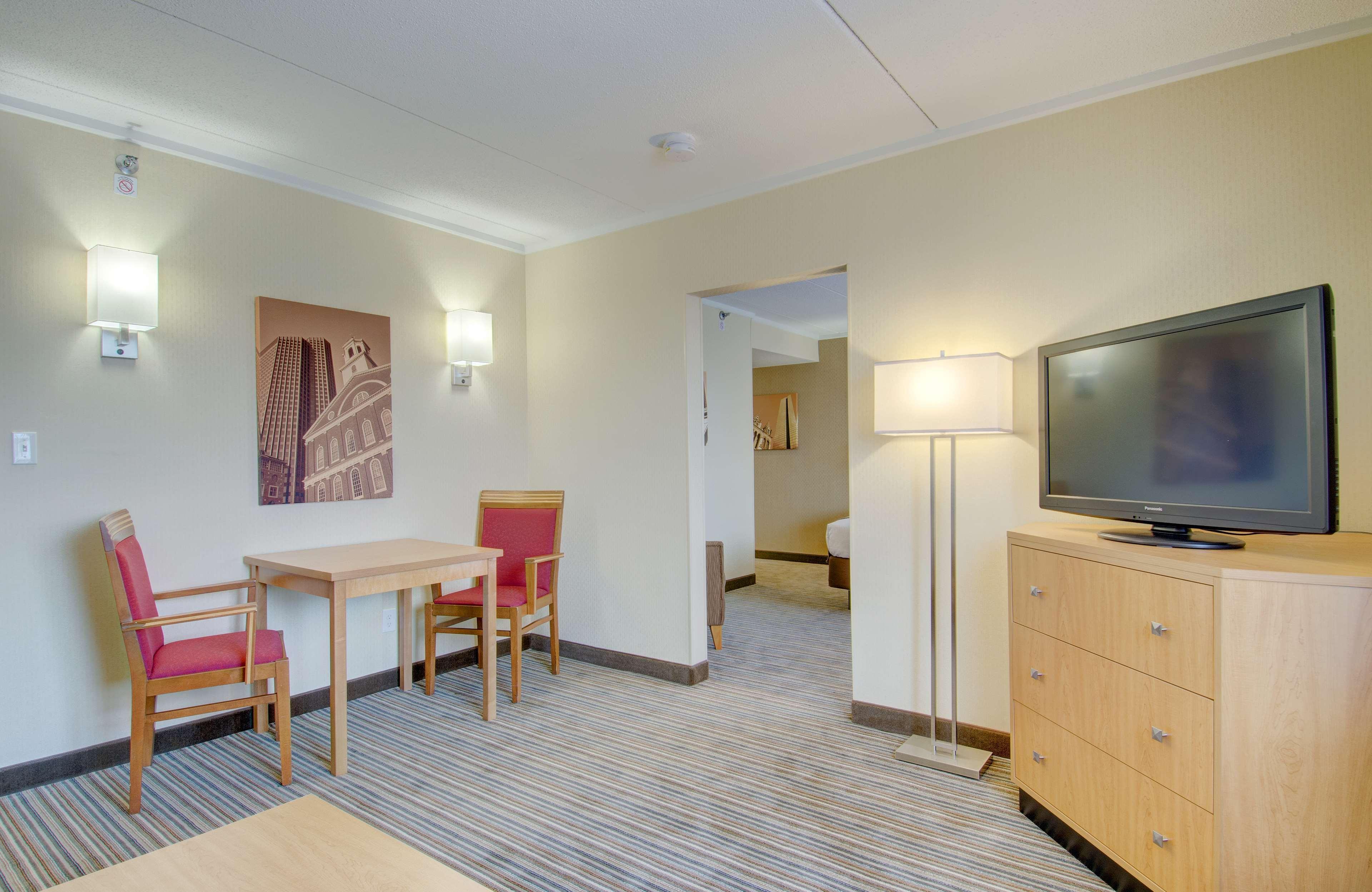 Best Western Royal Plaza Hotel And Trade Center Marlborough Buitenkant foto
