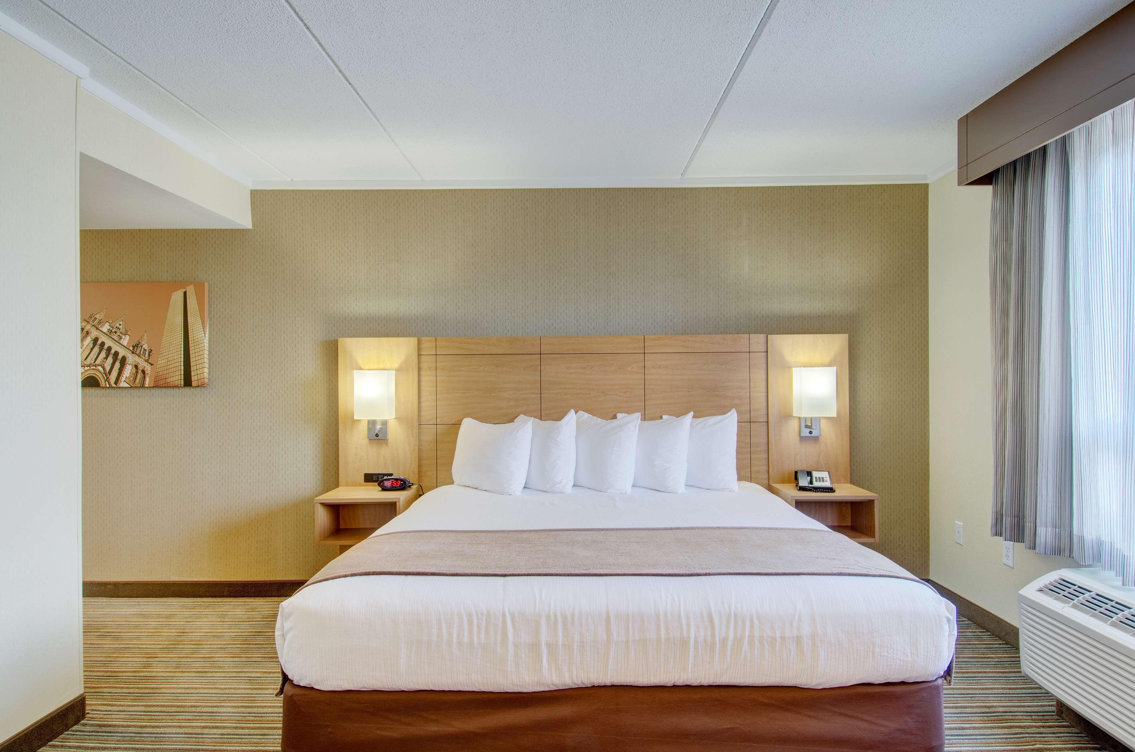 Best Western Royal Plaza Hotel And Trade Center Marlborough Buitenkant foto