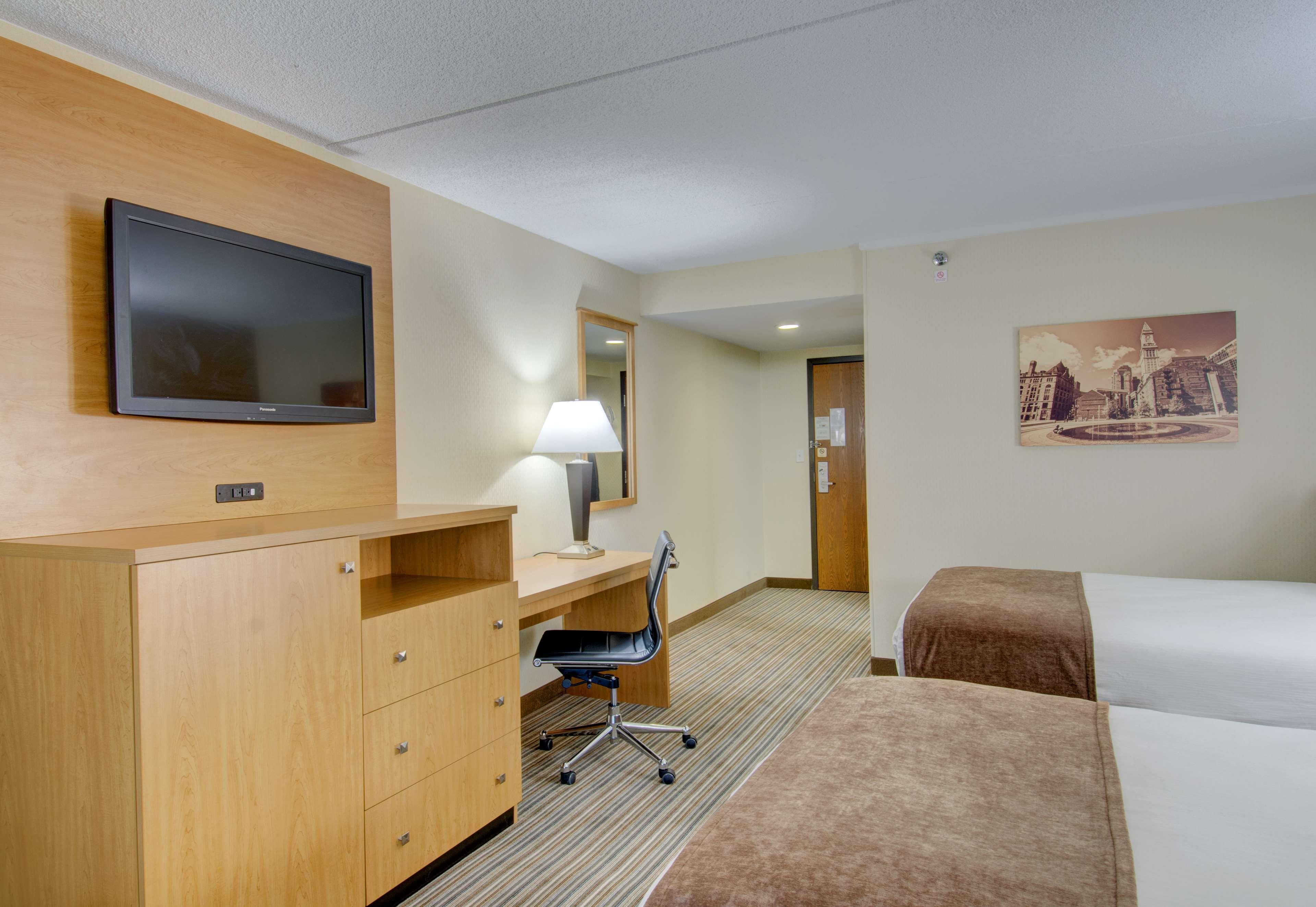 Best Western Royal Plaza Hotel And Trade Center Marlborough Buitenkant foto